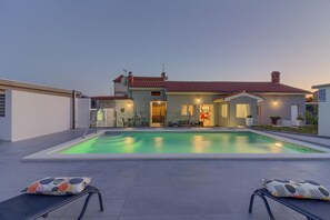 Pool - Villa LUNA (Istria - Pula) (Pula)