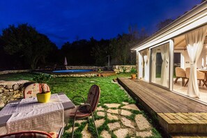 Outdoor dining - Villa NEVIA (Istria - Ripenda Verbanci) (Ripenda Verbanci)