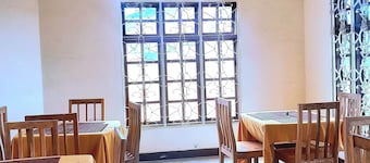 Panorama Inn- Safari Stride