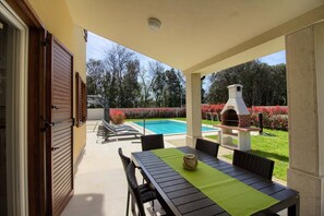 Outdoor dining - Villa Olivia-Aurora by WiiBuk (Istria - Banjole) (Banjole)