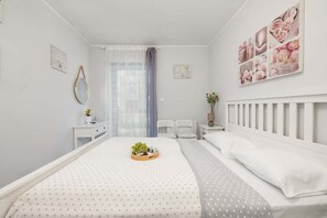 1 bedroom, iron/ironing board, WiFi, bed sheets - Gardenia Holi-days 7F | Apartment | Terrace (Dziwnów)