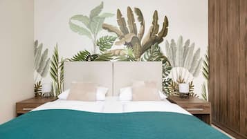 Iron/ironing board, travel cot, WiFi, bed sheets