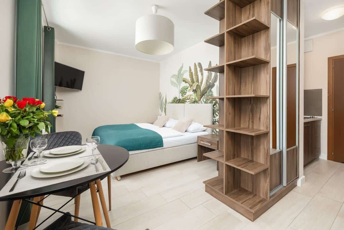 Iron/ironing board, travel cot, WiFi, bed sheets