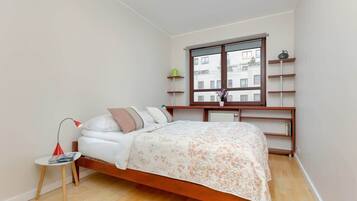 1 bedroom, desk, iron/ironing board, WiFi