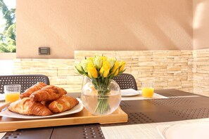 Outdoor dining - Villa Magnifica (Istria - Pula) (Pula)