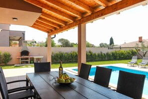 Outdoor dining - Villa Enjoy (Istria - Pula) (Pula)