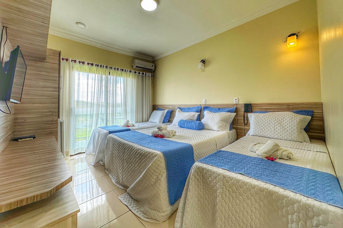 Minibar, iron/ironing board, free WiFi, bed sheets