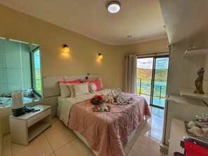 Deluxe-Doppelzimmer | Minibar, Bügeleisen/Bügelbrett, kostenloses WLAN, Bettwäsche