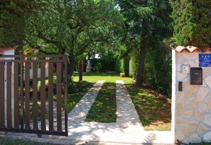 Property grounds - Villa Gardena (Istria - Sisan) (Sisan)