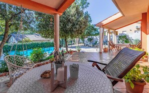 Outdoor dining - Villa Ella Nature (Istria - Pula) (Pula)