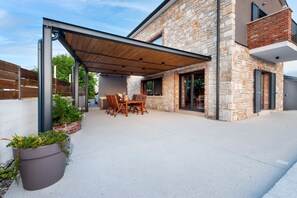 Outdoor dining - Villa Baraka in Rovinj for rent | WiiBuk (Rovinj)
