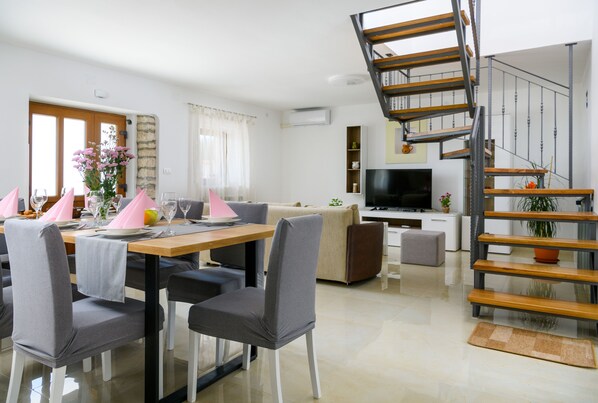 تناول الطعام