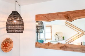 Interior - VOTED `HAPPIEST` & `MOST JOYFUL` Nash Condo + Pool (Nashville)