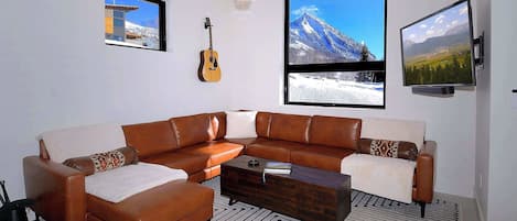 Fernseher, Kamin