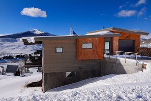Exterior - The Outlook, New 2BD/2.5BA home w/garage, VIEWS! (Mt. Crested Butte)