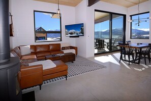 TV, fireplace, offices - The Outlook, New 2BD/2.5BA home w/garage, VIEWS! (Mt. Crested Butte)