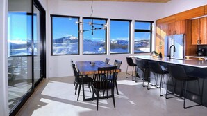 Coffee/tea maker, fridge, microwave, oven - The Outlook, New 2BD/2.5BA home w/garage, VIEWS! (Mt. Crested Butte)