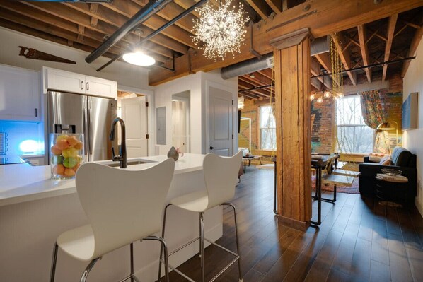 Interior - BRAND NEW! Vibrant & Exquisite -1 Mile to Downtown (Nashville)