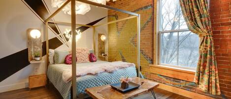 Bureau, fer et planche à repasser, Wi-Fi, draps fournis