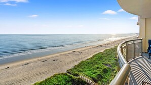On the beach - Mar Vista 1008 Direct Oceanfront in/outdoor pool (North Myrtle Beach)