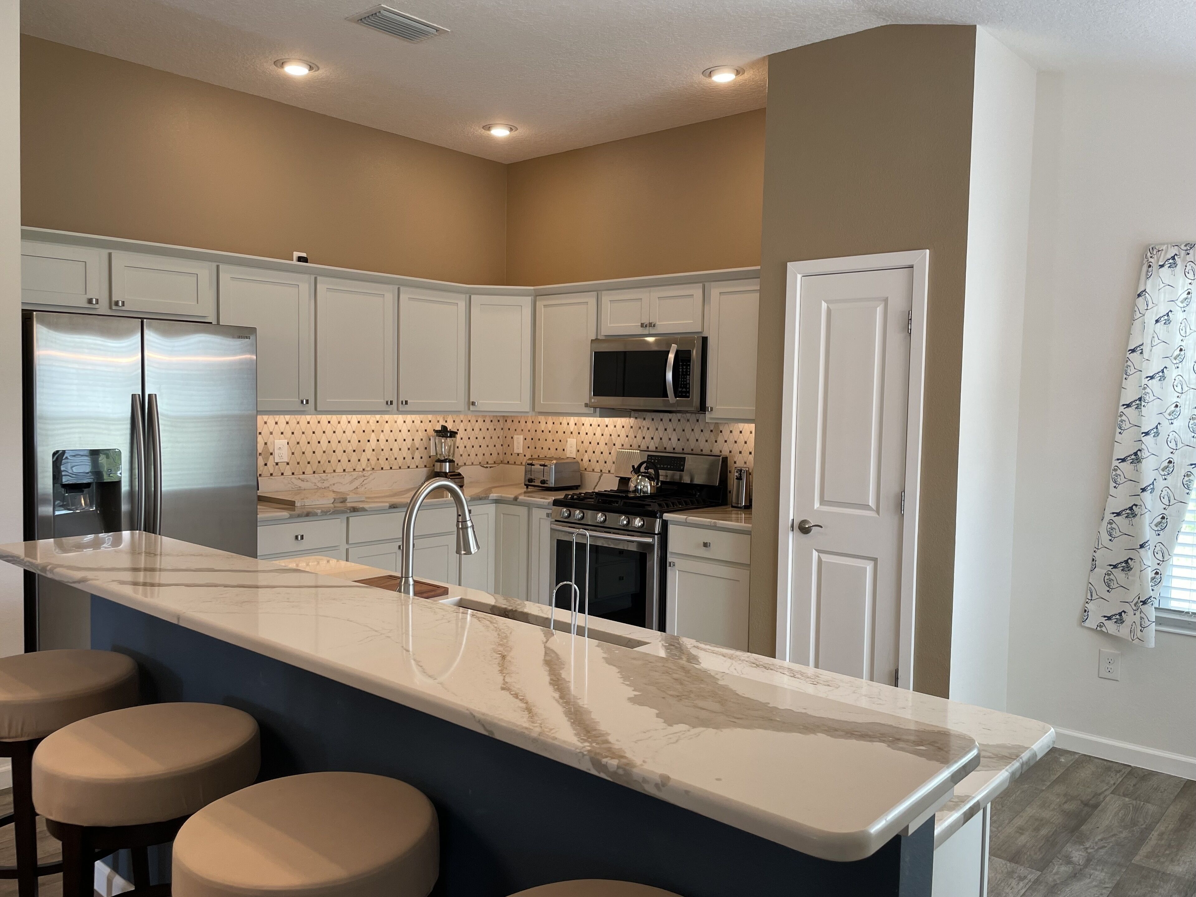 Village of Monarch Grove Retreat 3BR, 2BA Home, Golf Cart and Dog