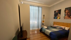 Dormitorio compartido, dormitorio mixto