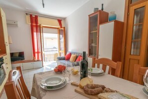 Dining - CASA MERISI: flat in central area, close to the beach (Alghero)