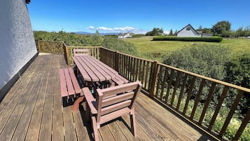 Cottage | Outdoor dining