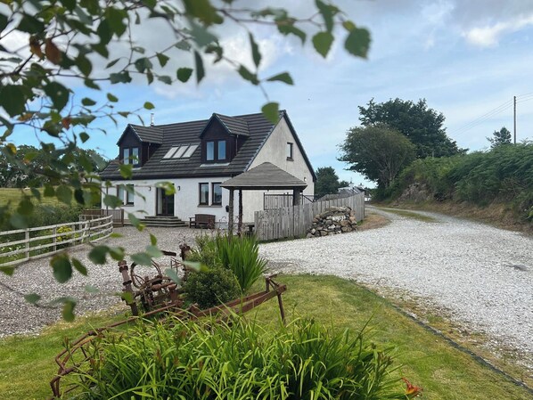 Cottage | Exterior - Roselea (Strath)