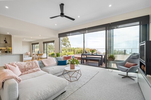 CLOUD, BREATHTAKING PANORAMIC VIEWS, ARTHURS SEAT, BEACH HOUSE RENTALS