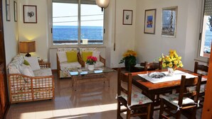 Interior - VILLA PALMASERA: only 10 metres from the beach (Cala Gonone)