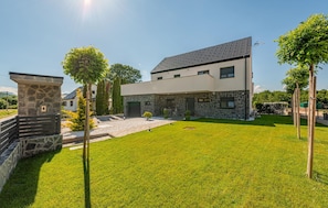 Exterior - Amazing home in Kaniza Gospicka with sauna (Kaniza Gospicka)