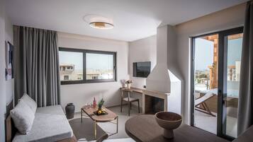 Svit Senior | 1 sovrum, allergitestade sängkläder, skrivbord och arbetsyta för laptop