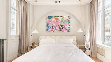 4 bedrooms, WiFi, bed sheets