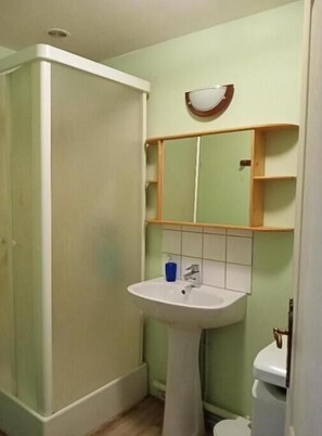 Hair dryer, towels, soap - Chez Christine (Sainte-Marie)