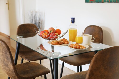 Le Saint Cyrien, À 5mn de Versailles et 25mn de Paris, idéal famille & business