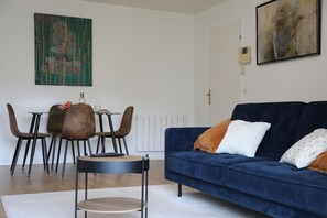 Smart TV - Le Saint Cyrien, 5km from Versailles and 25km from Paris, for Family & Business (Saint-Cyr-l'École)