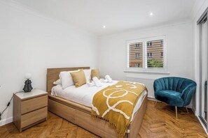 2 bedrooms, iron/ironing board, WiFi, bed sheets