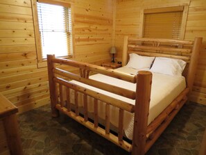 Basic Cabin | Bathroom