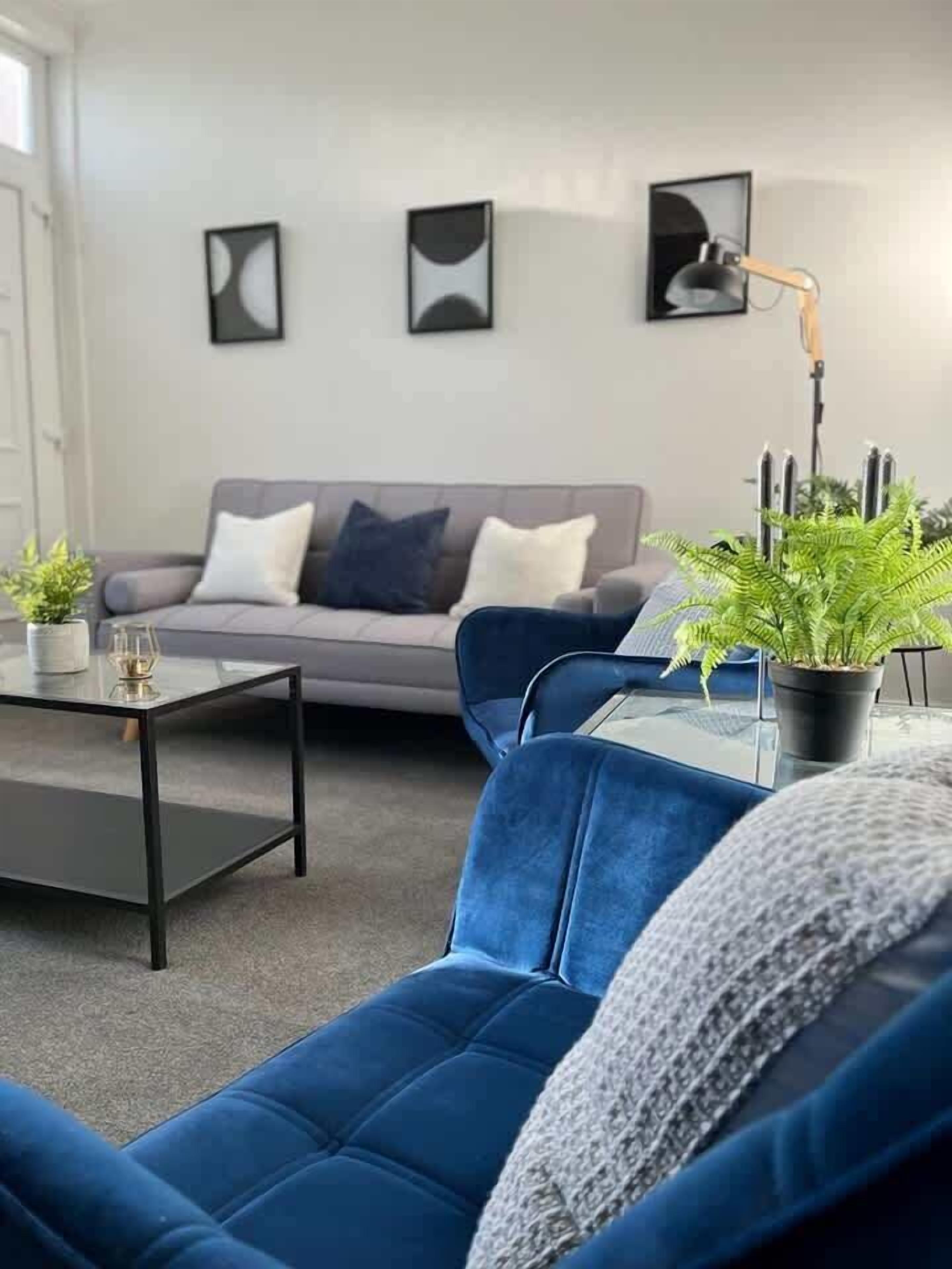 Televisión, oficina