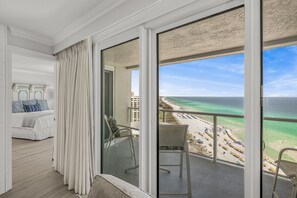 2 室のベッドルーム、アイロン / アイロン台、WiFi (無料)、ベッドシーツ