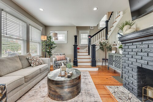 Chic Jacksonville Getaway, Walk to River & Parks!