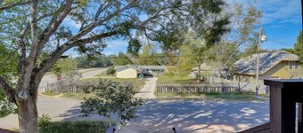 Family-friendly Duplex 6 Mi to Fort Walton Beach!