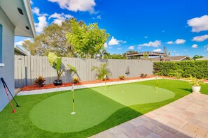 Interior - Bradenton Paradise: Pool, Patio & Putting Green! (Bradenton)