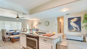 House (3 Bedrooms) | Interior - Bradenton Paradise: Pool, Patio & Putting Green! (Bradenton)