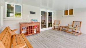 Interior - Bradenton Paradise: Pool, Patio & Putting Green! (Bradenton)