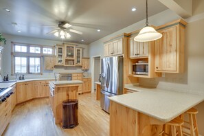 Villa (Multiple Bedrooms) | Cuisine privée