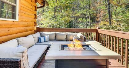 Wardensville Cabin w/ Hot Tub, Creek & Fire Pit!