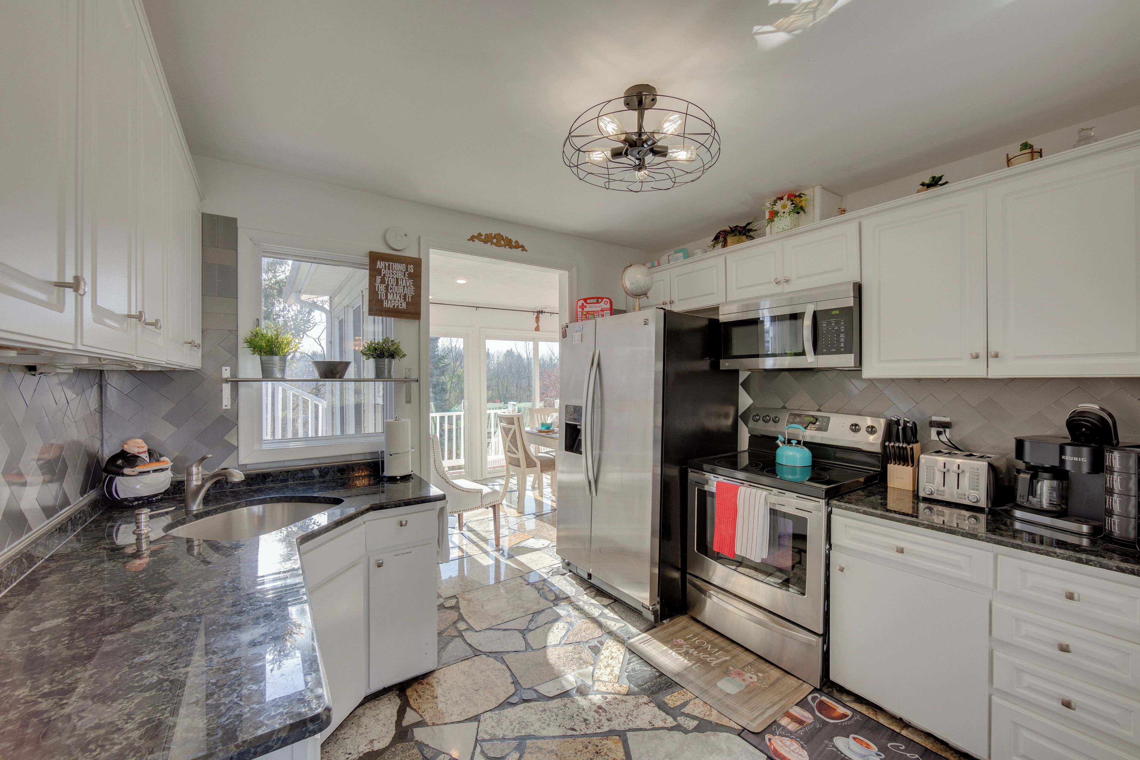 House (5 Bedrooms) | Interior