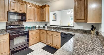 Ideally Located Gulfport Condo < 1 Mi to Beach!